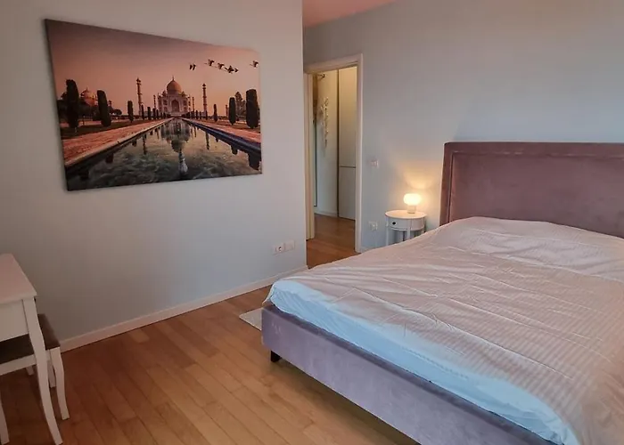 Skyview Apartament *