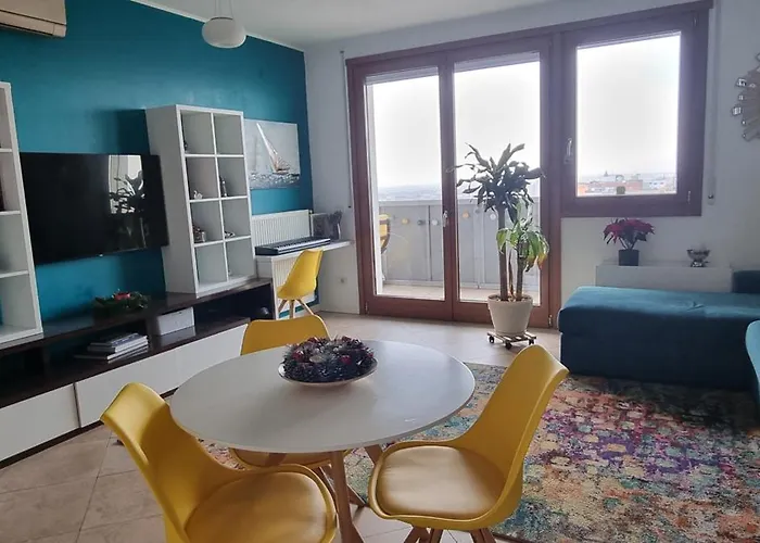 Skyview Apartament *